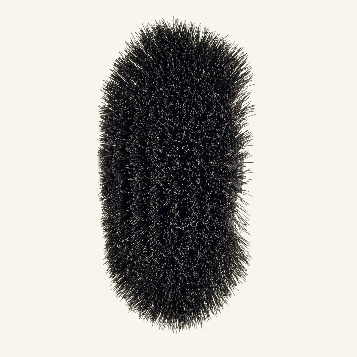 underside with bristles of the Haas Brenig Madoc body brush
