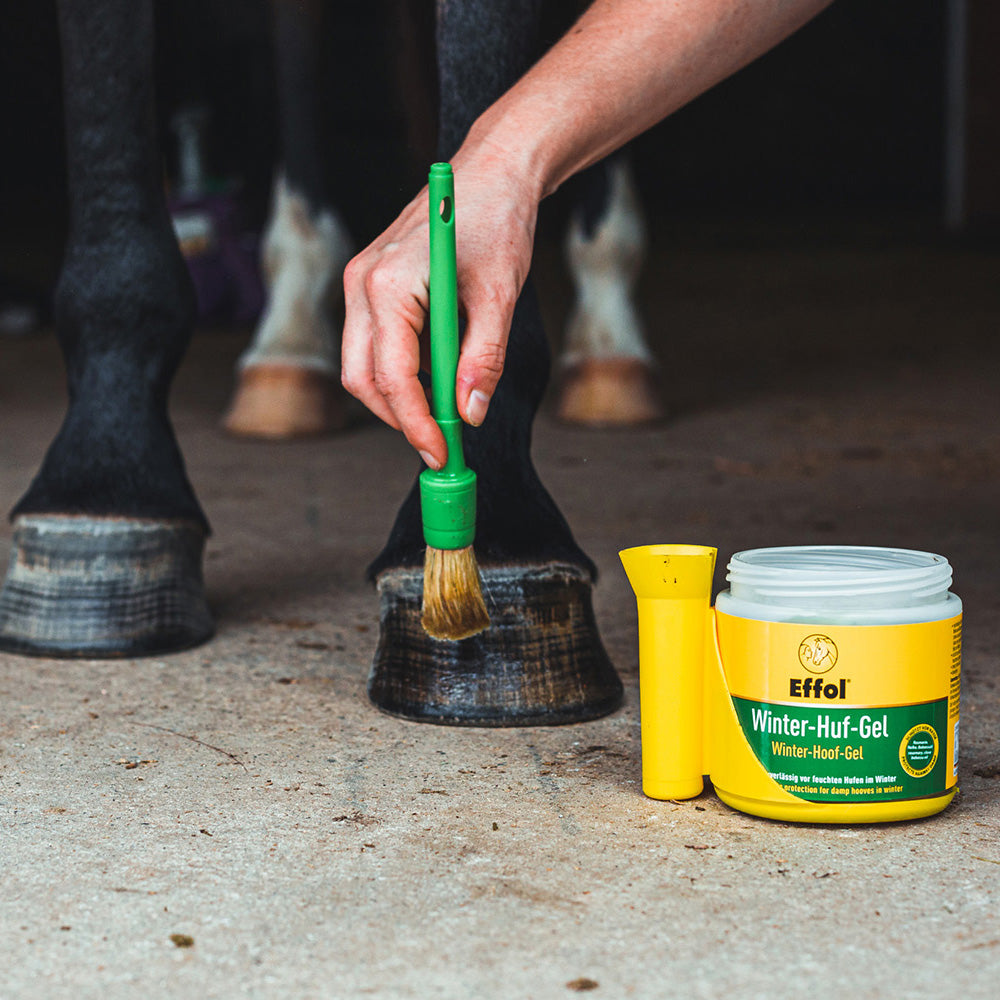 Horka Horse Hoof Oil With Built-in Brush - All-in-One Hoof Care & Conditioning Treatment